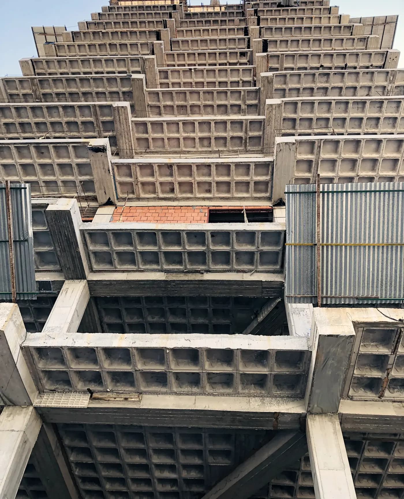 بالکنهای پلکانی برج · تصویر واقعی